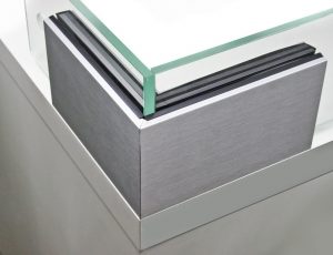 RX - Ulkopuolinen alumiinikulma lasikaideprofiili ETP.001.01.AL.A, ANODISOITU